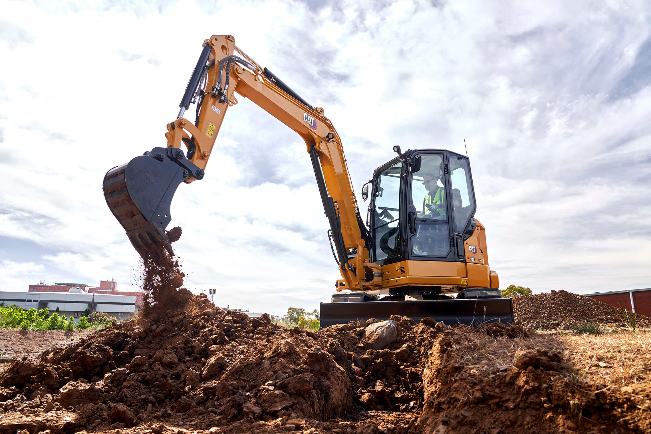 Excavators_23-12-07-CAT_305_Hero_906-RT