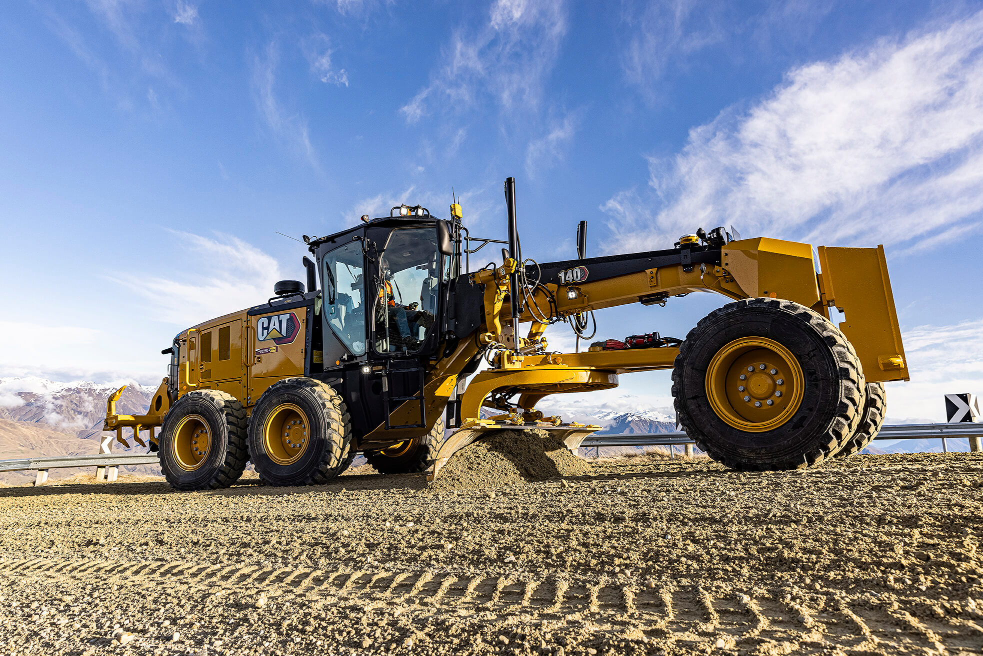 Grader_140-SHPG_221030_0641