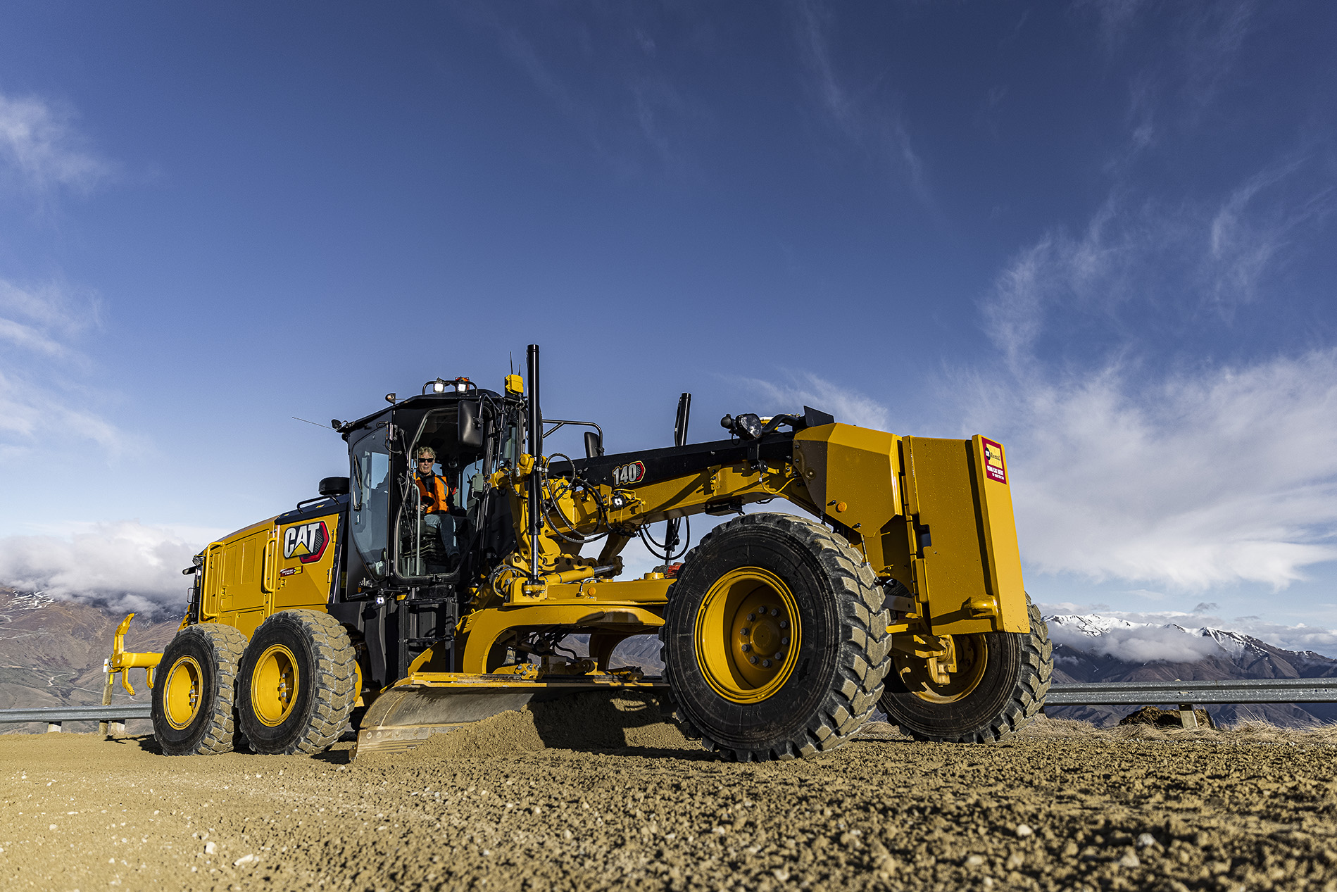 Grader_140-SHPG_221030_0697