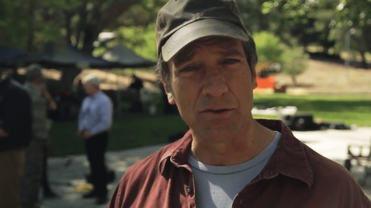 Mike-Rowe-Enlisted-to-Recruit-Military-Veterans-for-Technician-Jobs-0-28-screenshot-min
