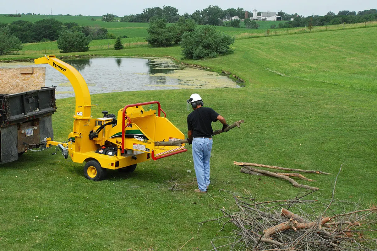 product-image-vermeer-bc600xl-wood-chipper-1-1200x800-1