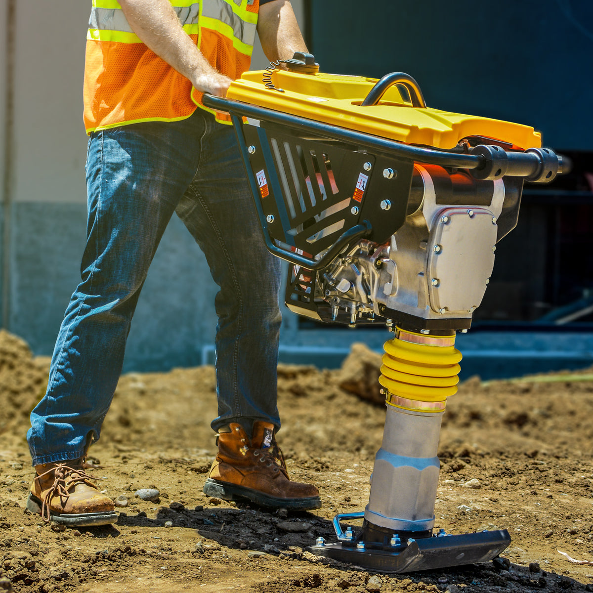 vibratory-rammer-tamper-tomahawk-power-JX60H-LIFESTYLE_1200x