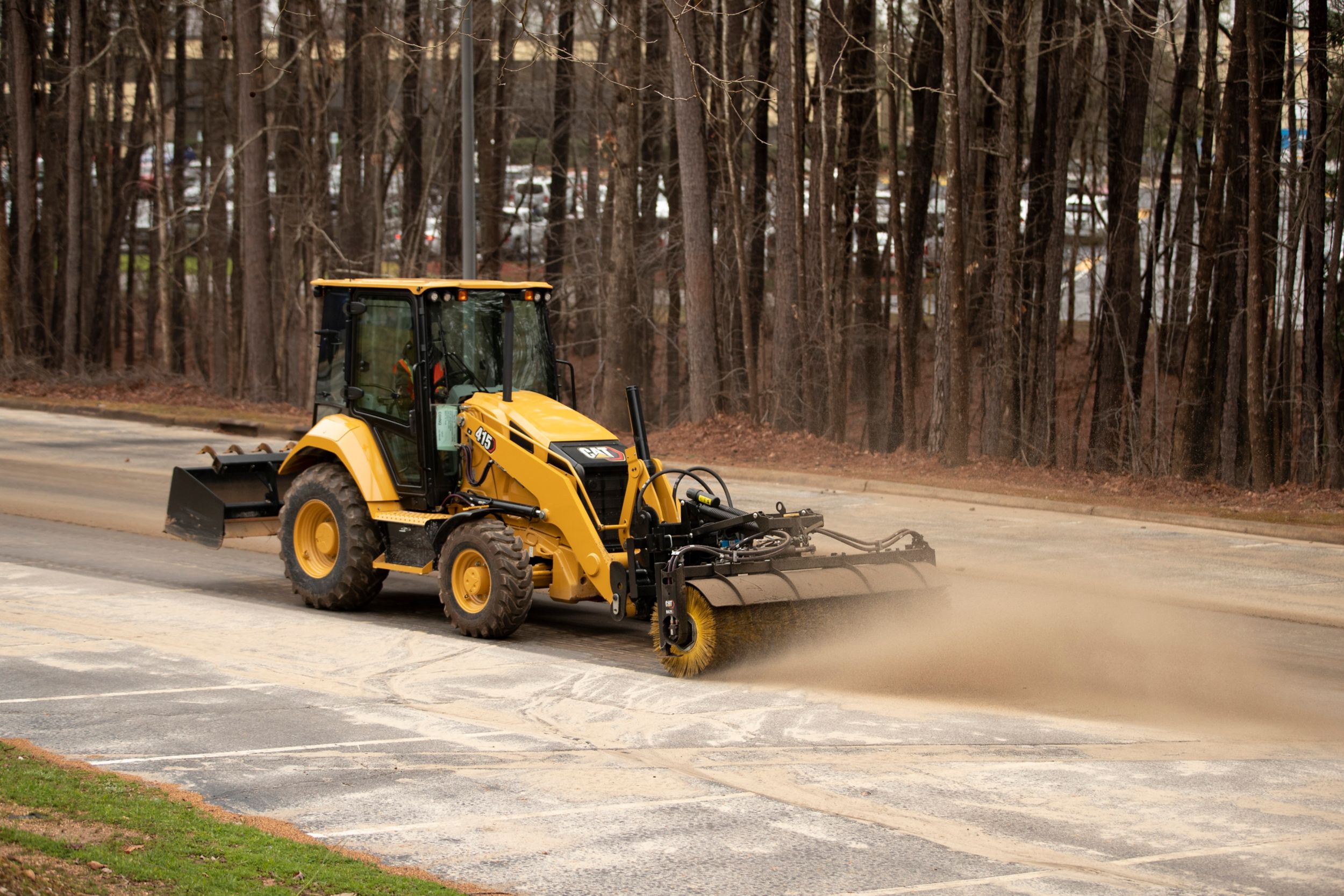 Center-Pivot-Backhoe-Loaders