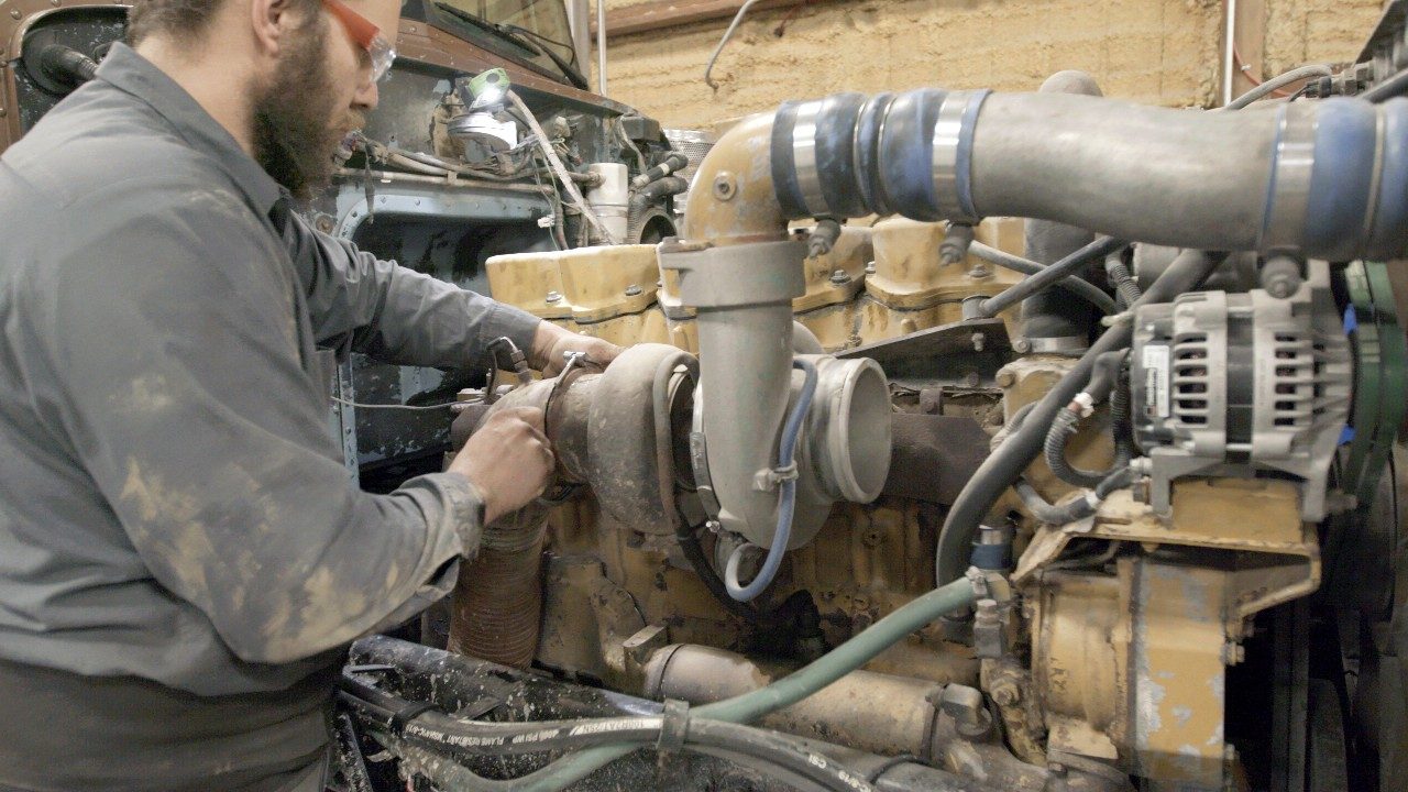 cat-truck-engine
